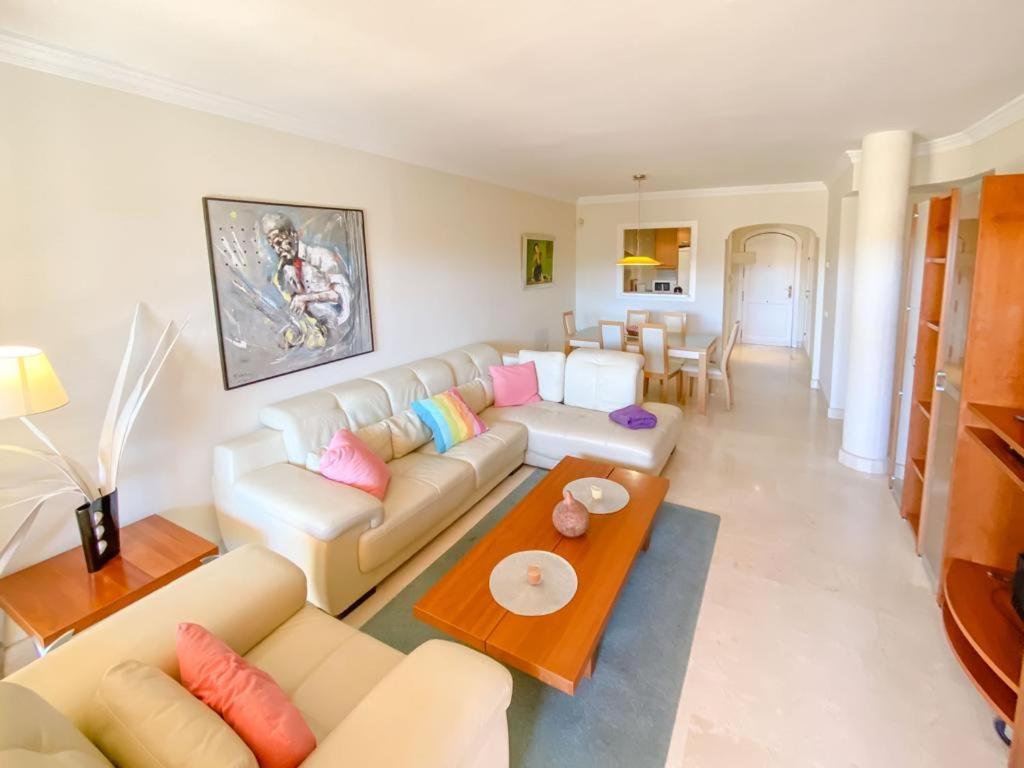 Apartamento En Los Patios De Santa Maria Golf Marbella Eksteriør bilde