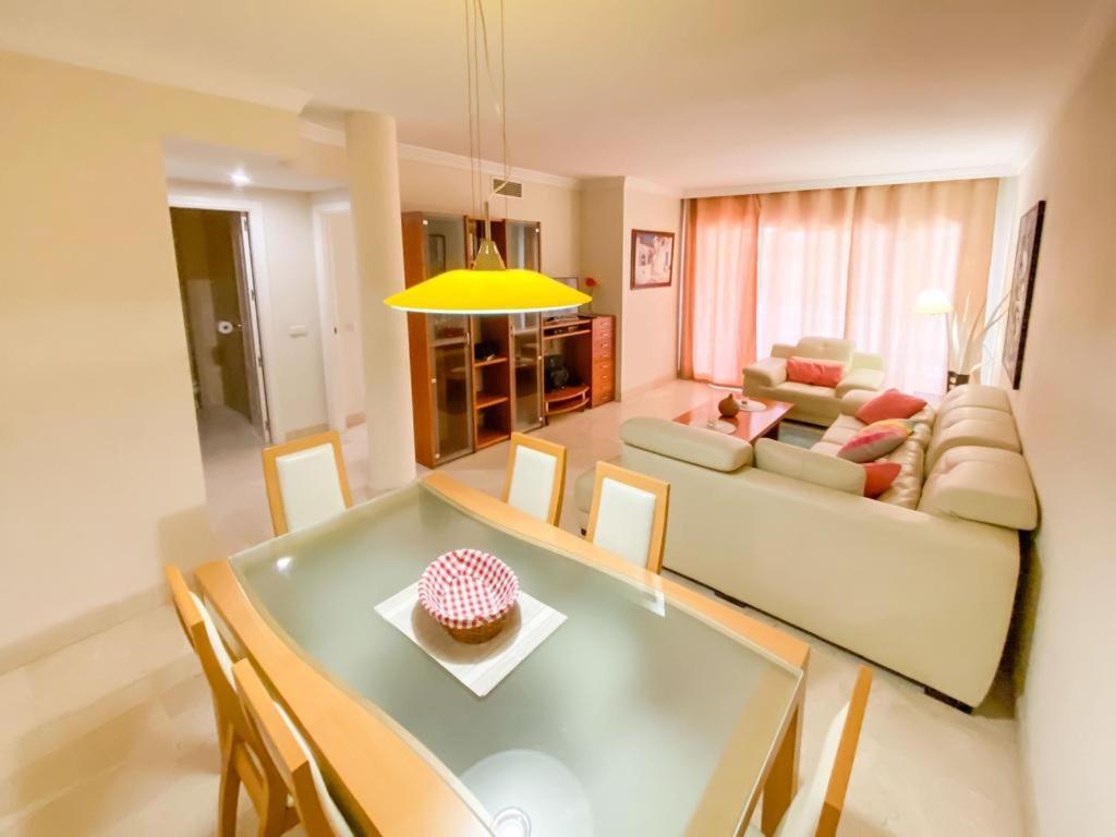 Apartamento En Los Patios De Santa Maria Golf Marbella Eksteriør bilde