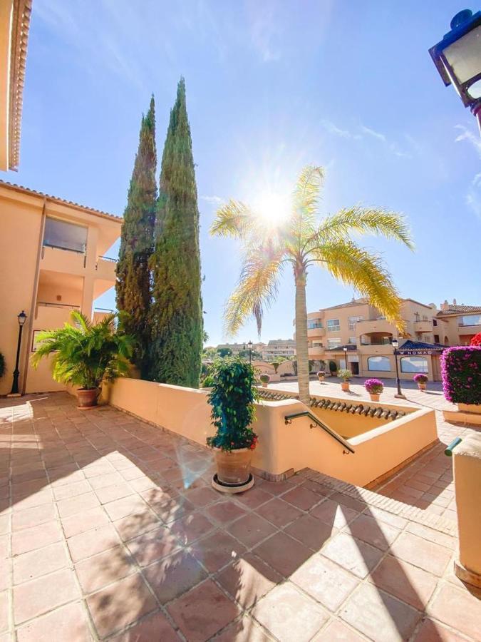 Apartamento En Los Patios De Santa Maria Golf Marbella Eksteriør bilde