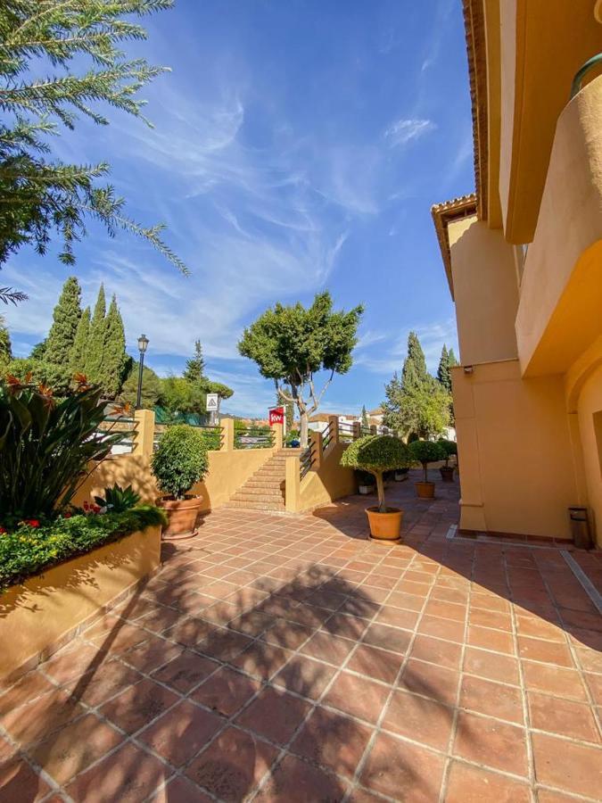 Apartamento En Los Patios De Santa Maria Golf Marbella Eksteriør bilde