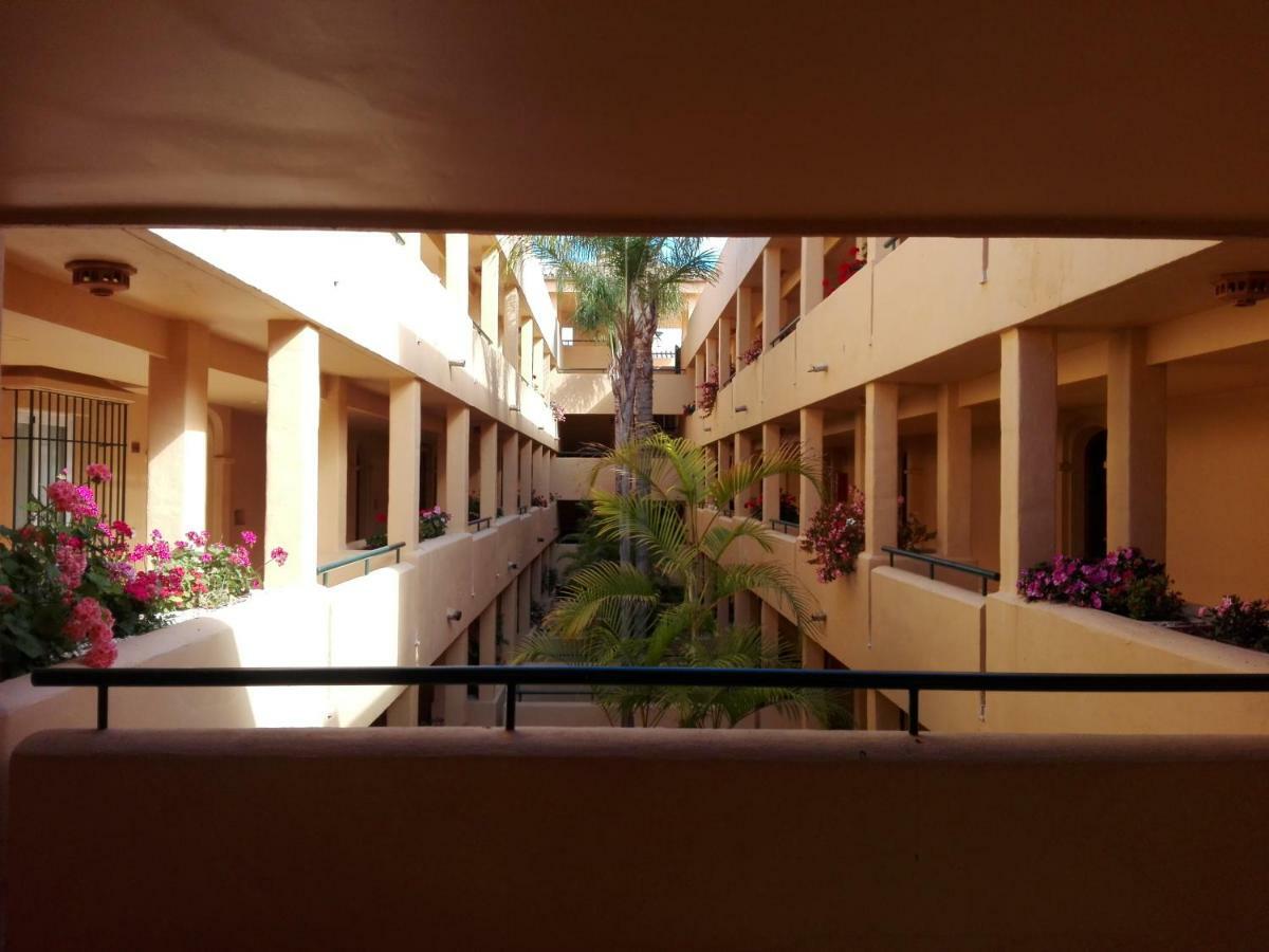 Apartamento En Los Patios De Santa Maria Golf Marbella Eksteriør bilde