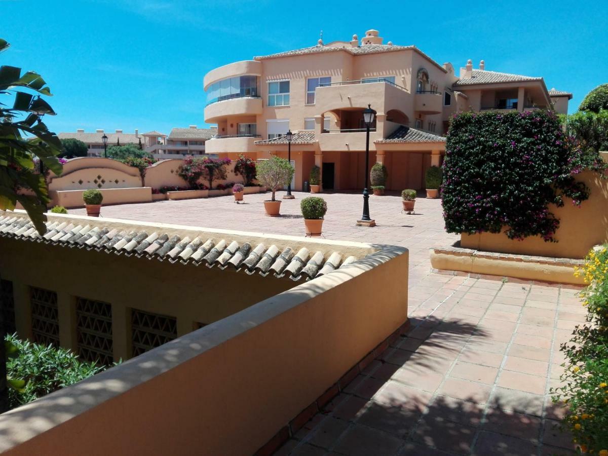 Apartamento En Los Patios De Santa Maria Golf Marbella Eksteriør bilde